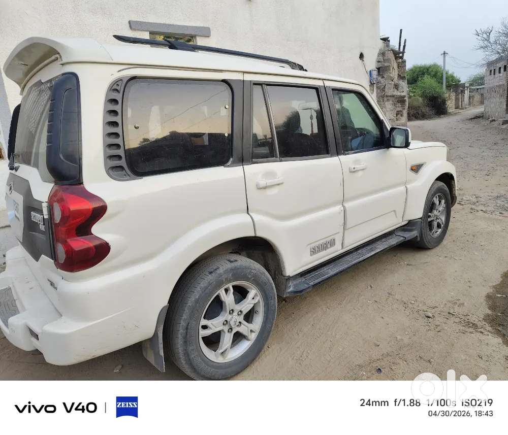 Mahindra Scorpio 2015 Diesel Well Maintained