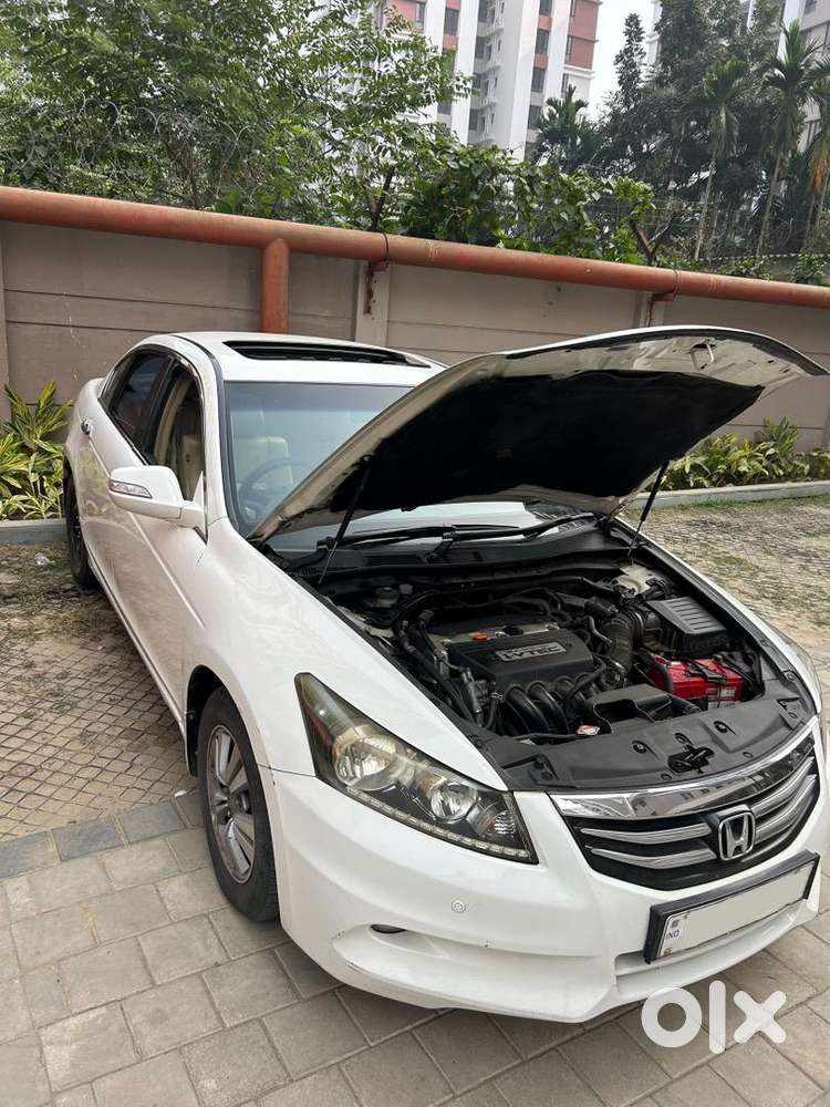  Honda Accord 2.4 Mt  Sunroof  White  Excellent Condition