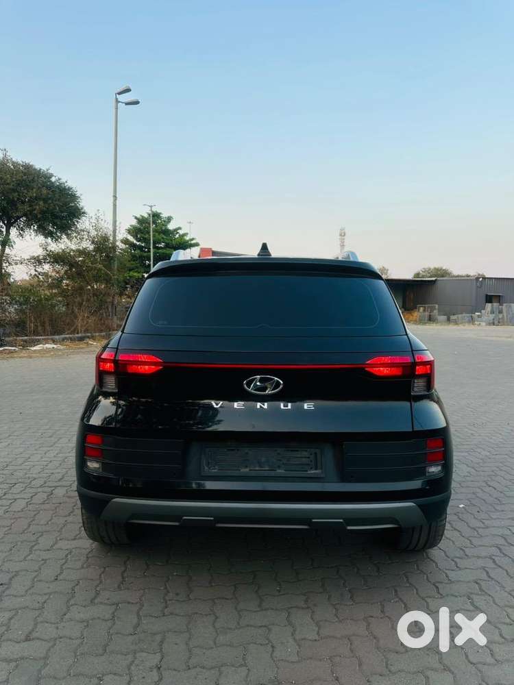 Hyundai Venue 2024 Diesel 60000 Km Driven