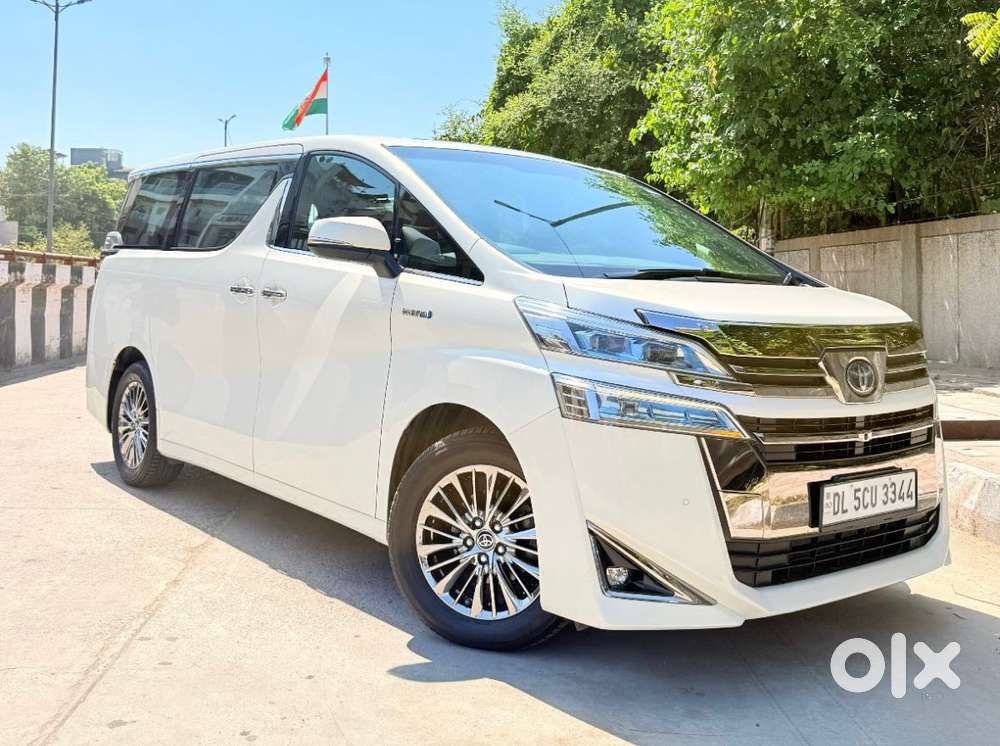 Toyota Vellfire 2.5 Hybrid, 2022, Petrol