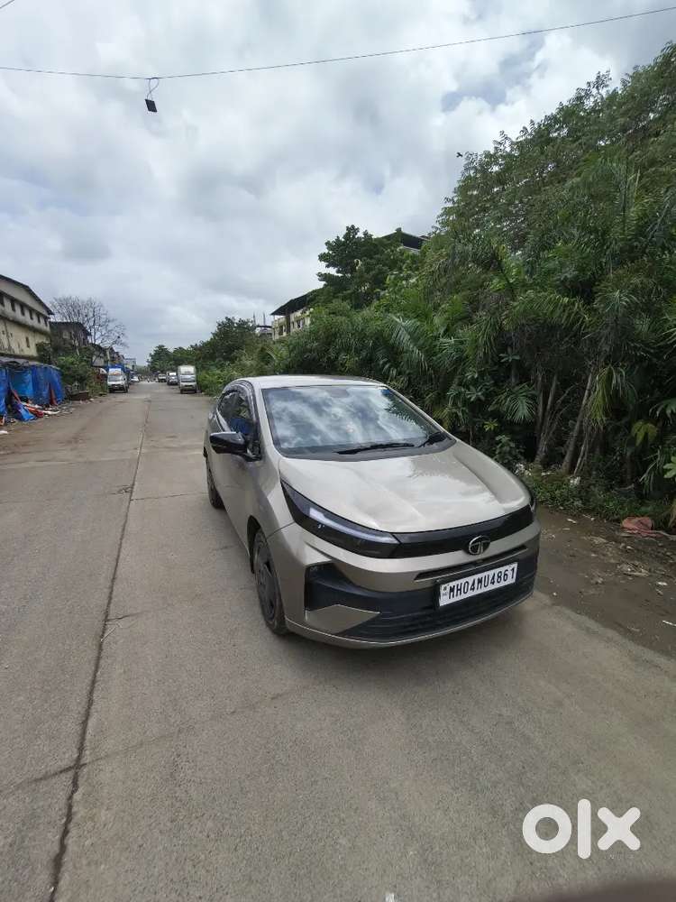 Tata Altroz Creative Petrol Automatic 2025