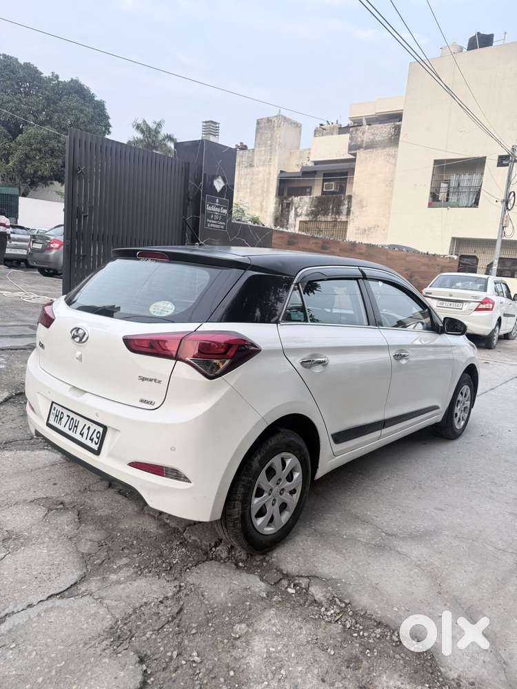 Hyundai Elite I20 Sportz (o) 1.4, 2016, Petrol
