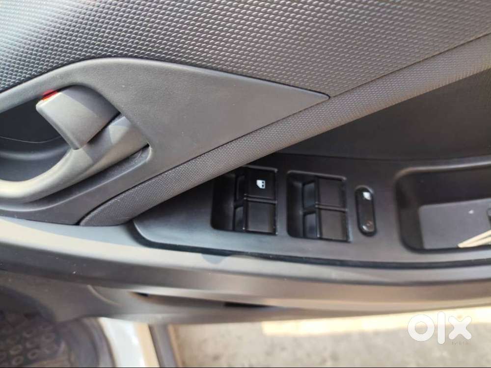 Tata Nexon Smart Plus S - May 2024 (with Sunroof & Extended Warranty))