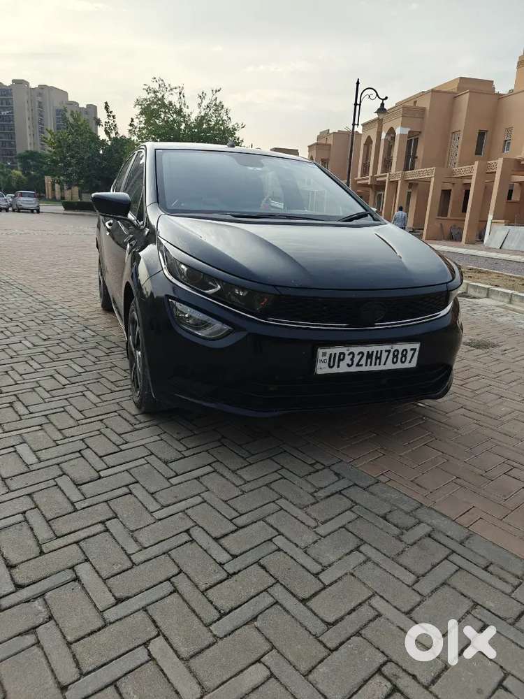 Tata Altroz Dark Edition– Excellent Condition, Company Serviced