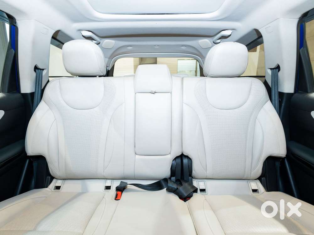 Mahindra Xuv700 2.2 Ax 7 Diesel At Luxury Pack Str, 2025, Diesel