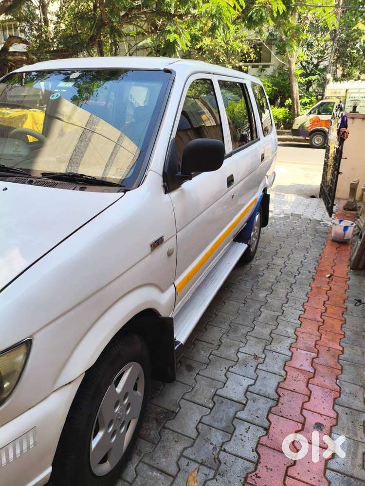Chevrolet Tavera 2011 10 Seater  1st Owner  Yellow Board Fc Valid
