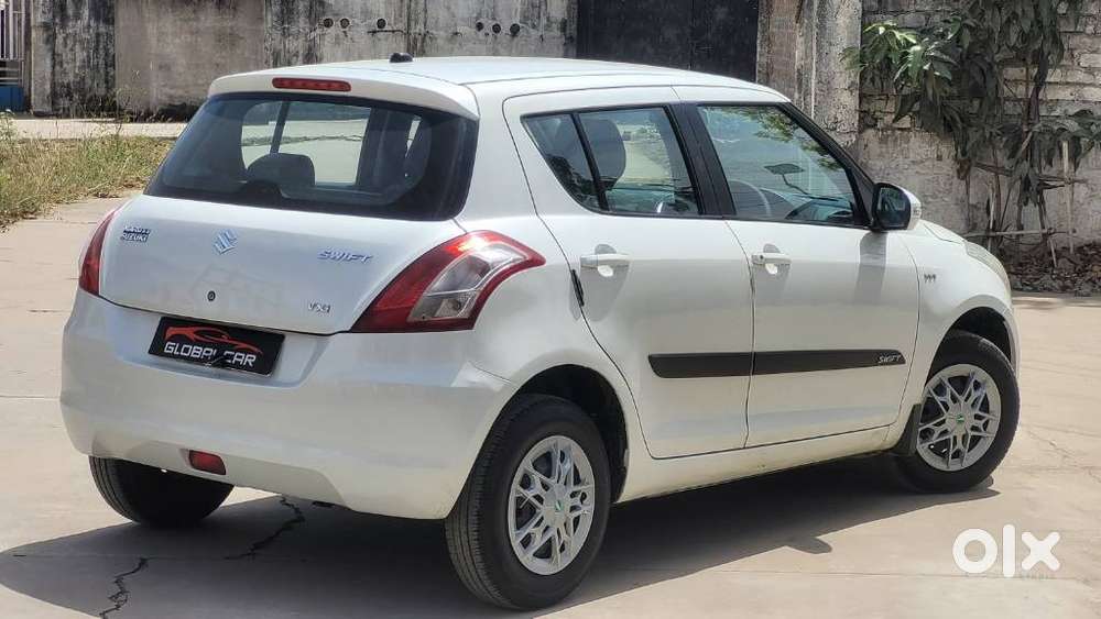 Maruti Suzuki Swift Vxi + Manual, 2013, Petrol