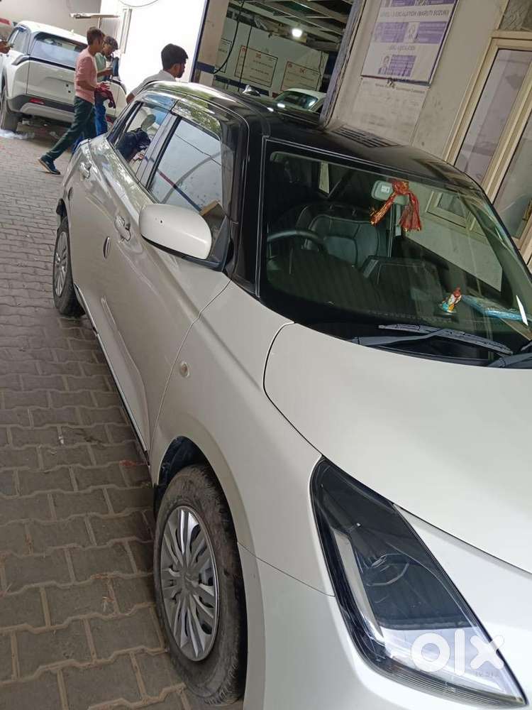 Maruti Suzuki Swift Petrol 2024