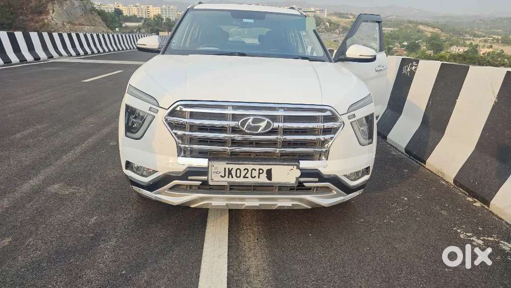 Creta Sx(0) Automatic With Pedel Shifters.  21 Kmpl Millage In City