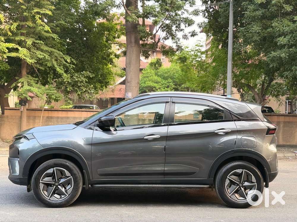 Tata Nexon Creative Plus 1.2 Revotron Petrol 6 Mt, 2025, Cng & Hybri..