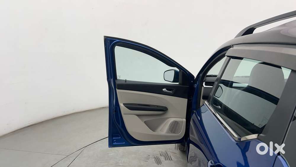 Renault Triber 1.0 Rxz Dual Tone, 2022, Petrol