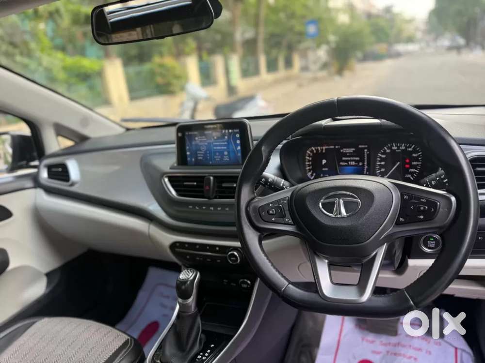 Tata Altroz Xz Plus (s), 2023, Petrol
