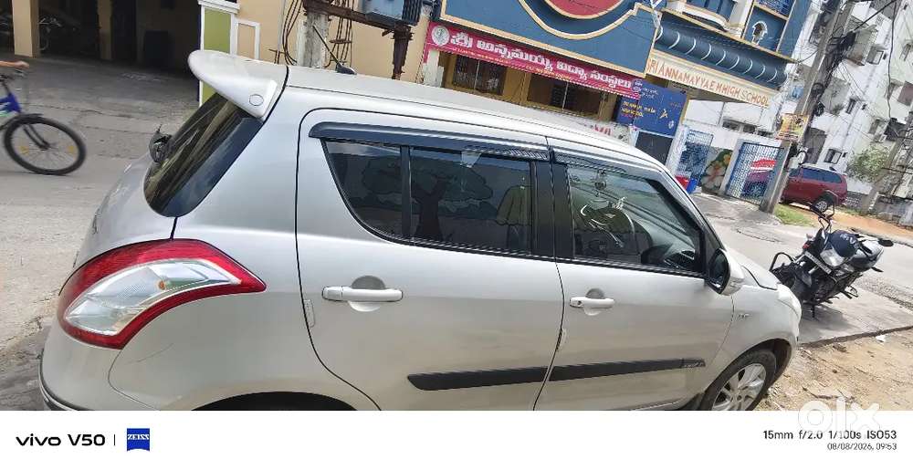 Maruti Suzuki Swift Vvt Zxi 2012