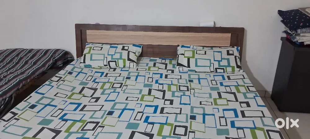 King size bed