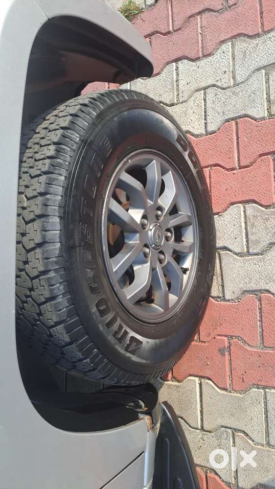 Mahindra Tuv 300 T10, 2018, Diesel