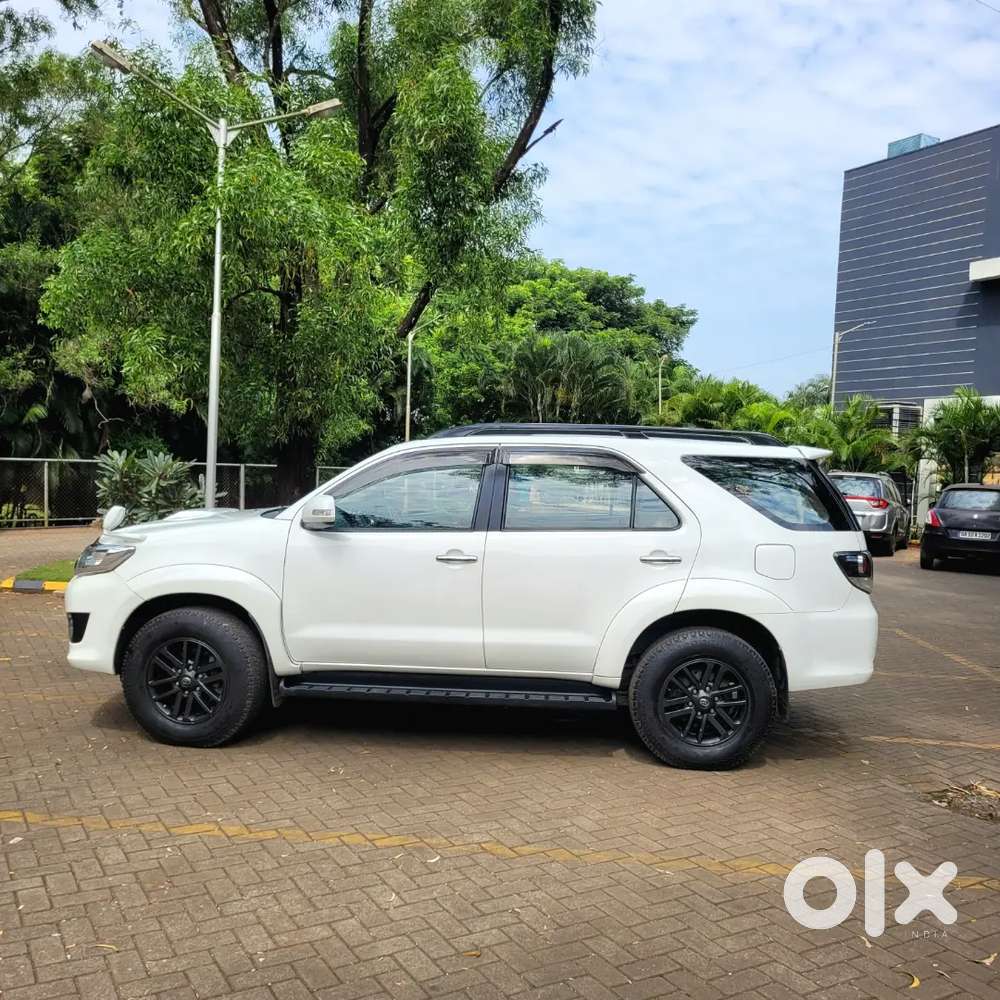 Toyota Fortuner 2015 Diesel Well Maintained With Showroom History