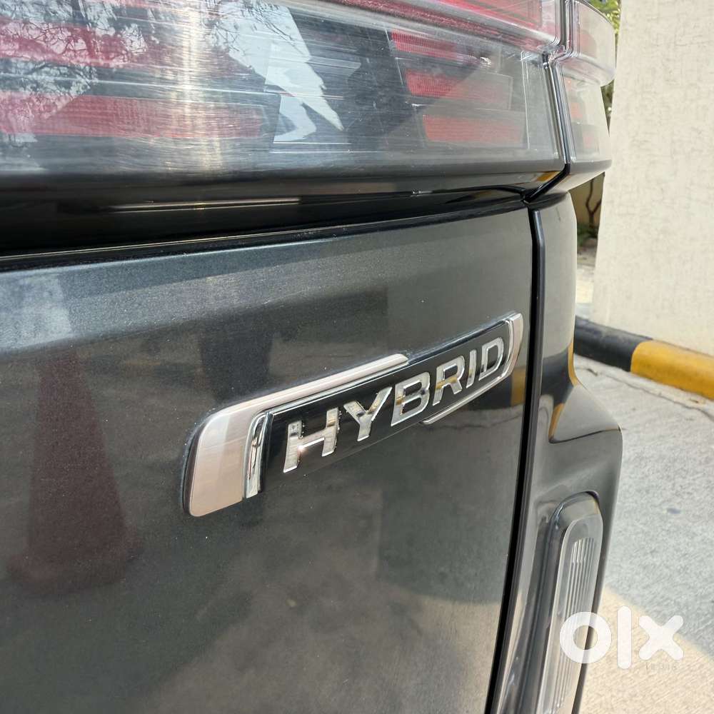 Maruti Suzuki Grand Vitara 1.5 Alpha Plus Intelligent Hybrid Ecvt, 2..