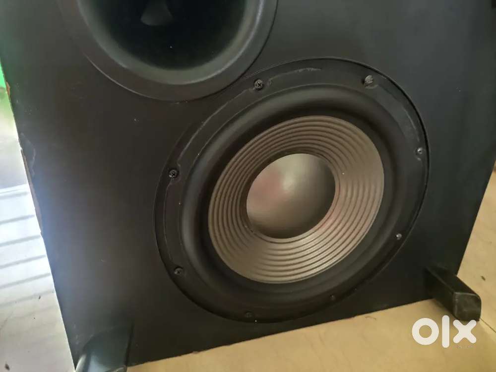 JBL 10 inch studio Subwoofer 300 watts