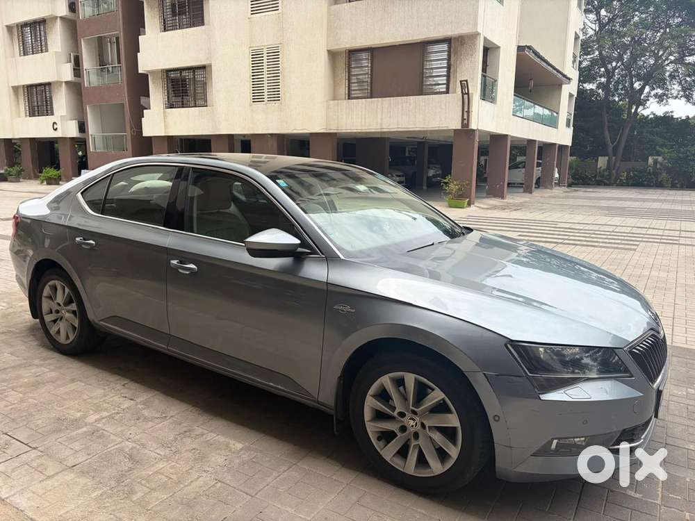 Skoda Superb Petrol 2019