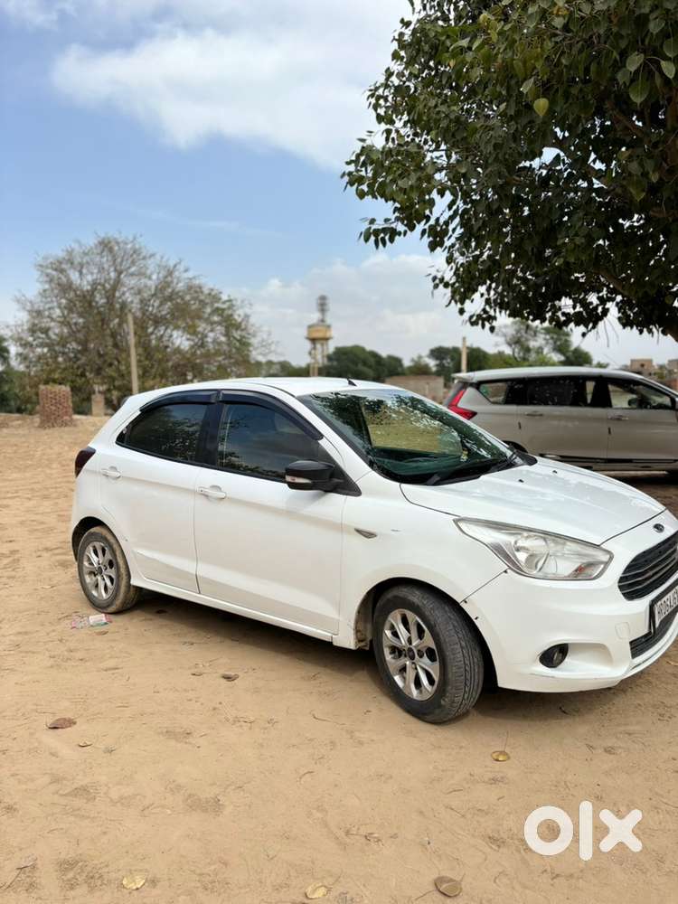 Ford Petrol Car 2016