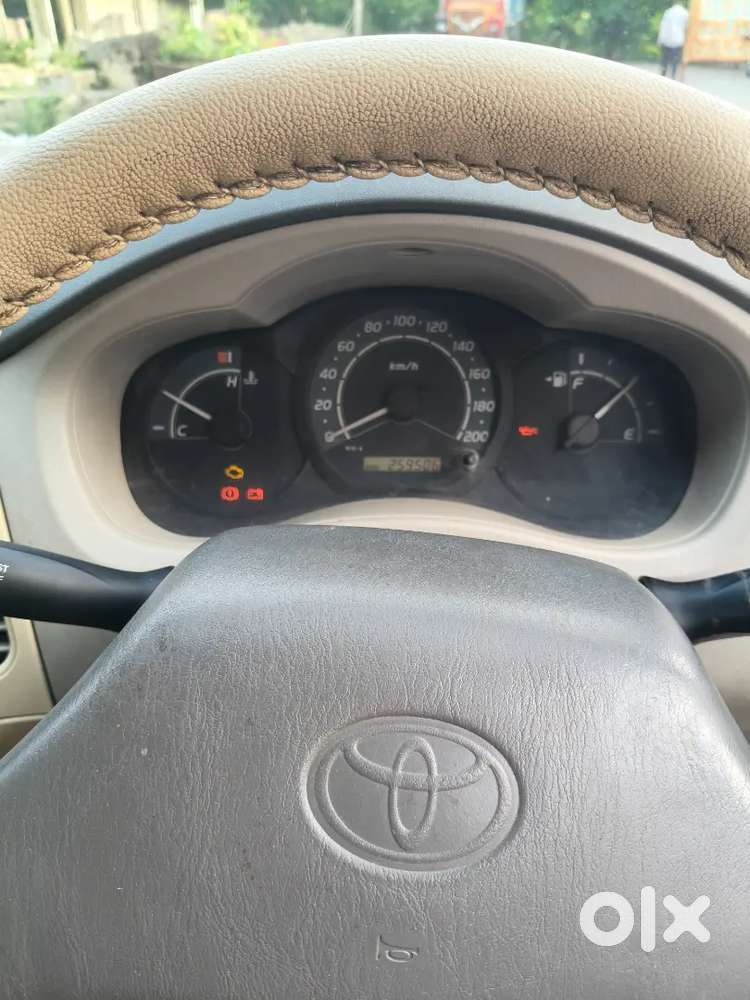 Toyota Innova 2010 Diesel Well Maintained