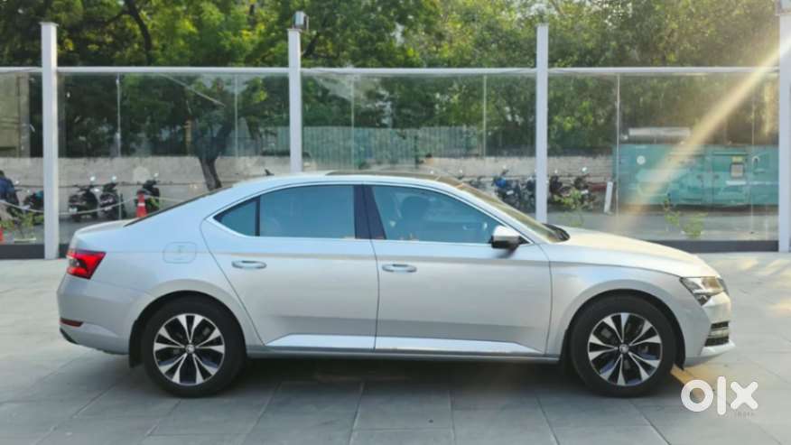 Skoda Superb 2.0 L&k Tsi At, 2022, Petrol