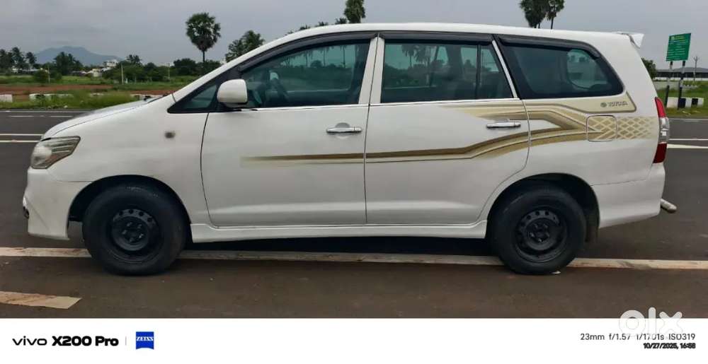 Toyota Innova Diesel 2012