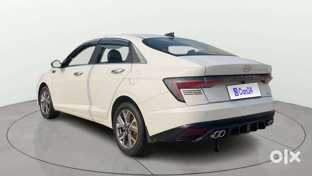 Hyundai Verna 1.5 Mpi Mt Sx (o), 2024, Petrol