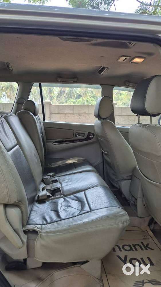 Toyota Innova 2.5 V 8 Str, 2014, Diesel