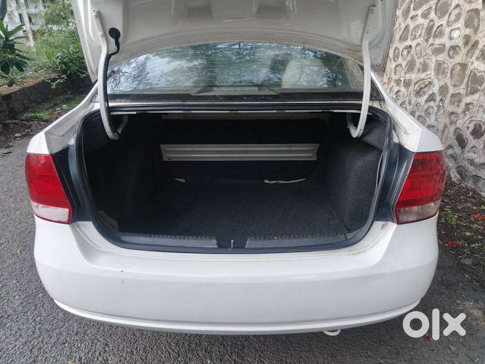 Volkswagen Vento 2010-2013 Petrol Highline, 2011, Petrol