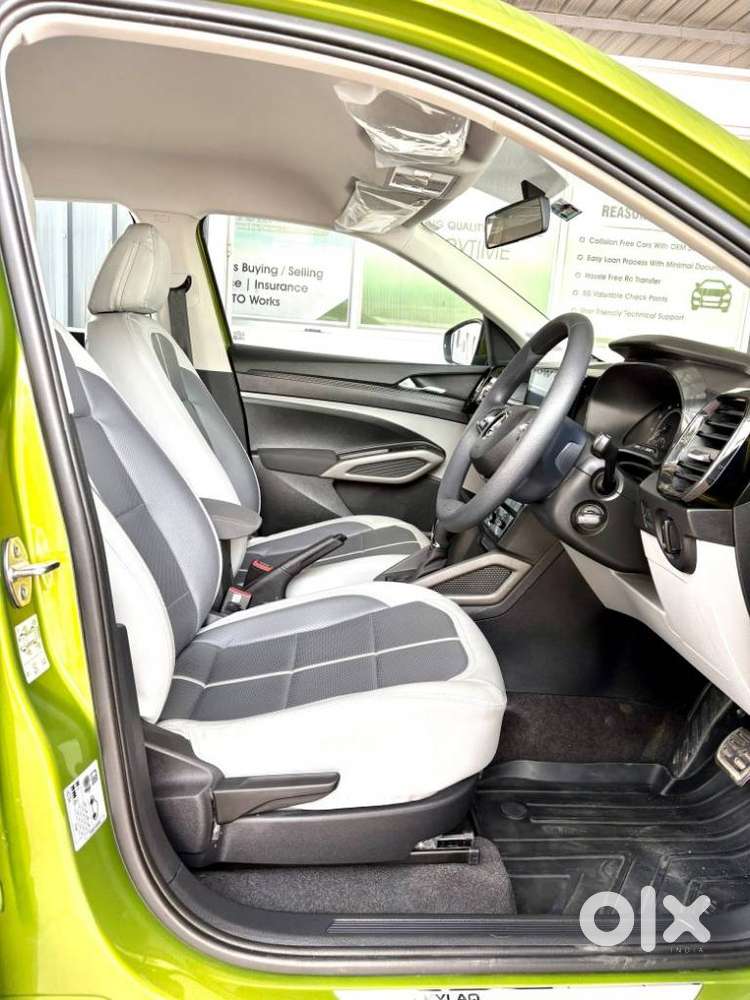 Skoda Kylaq Signature At, 2025, Petrol