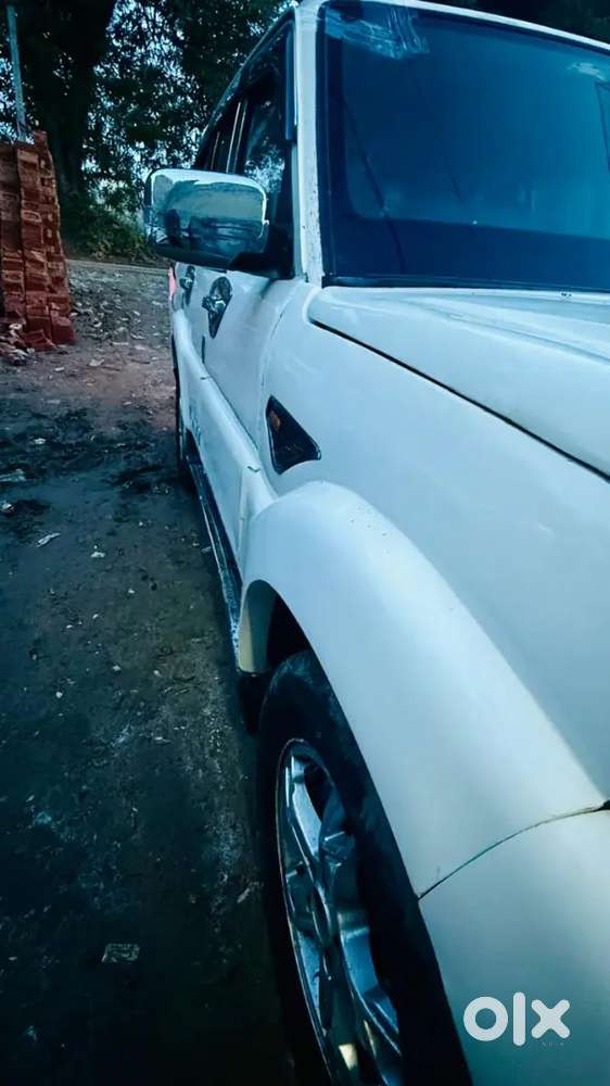 Mahindra Scorpio S6 Plus 2014 Diesel Manual