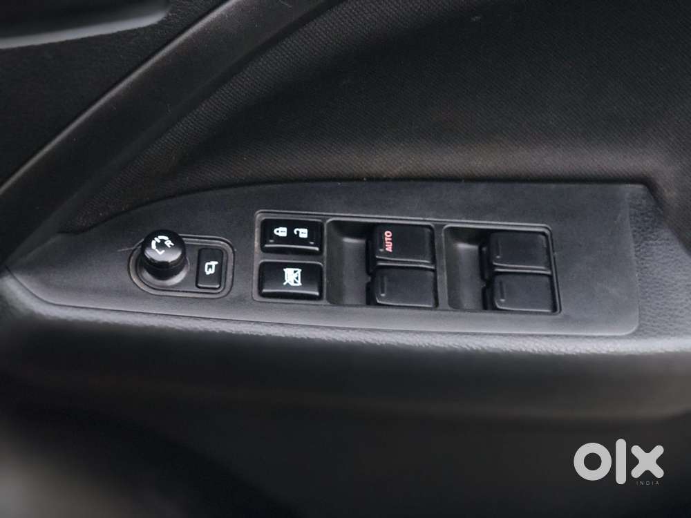 Maruti Suzuki Brezza Vxi S-cng, 2023, Petrol