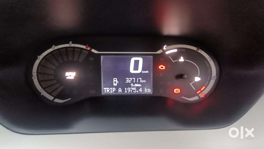 Nissan Magnite 1.0 Xv Executive, 2021, Petrol