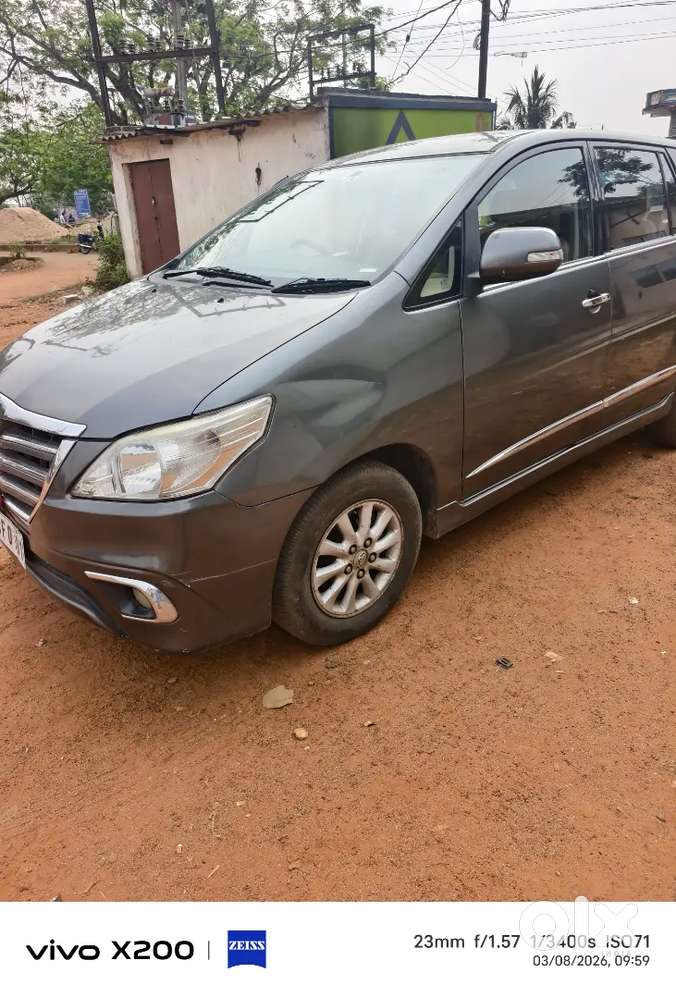 Toyota Innova 2015