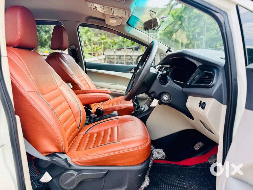 Mahindra Marazzo M6, 2019, Diesel