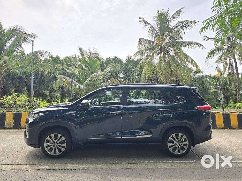 Toyota Innova Hycross 2.0 Zx (o) Hybrid 7 Str, 2025, Petrol