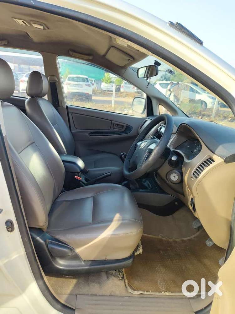 Toyota Innova 2016