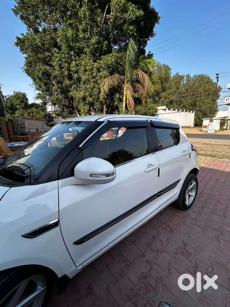Maruti Suzuki Swift 2015 Diesel 90000 Km Driven