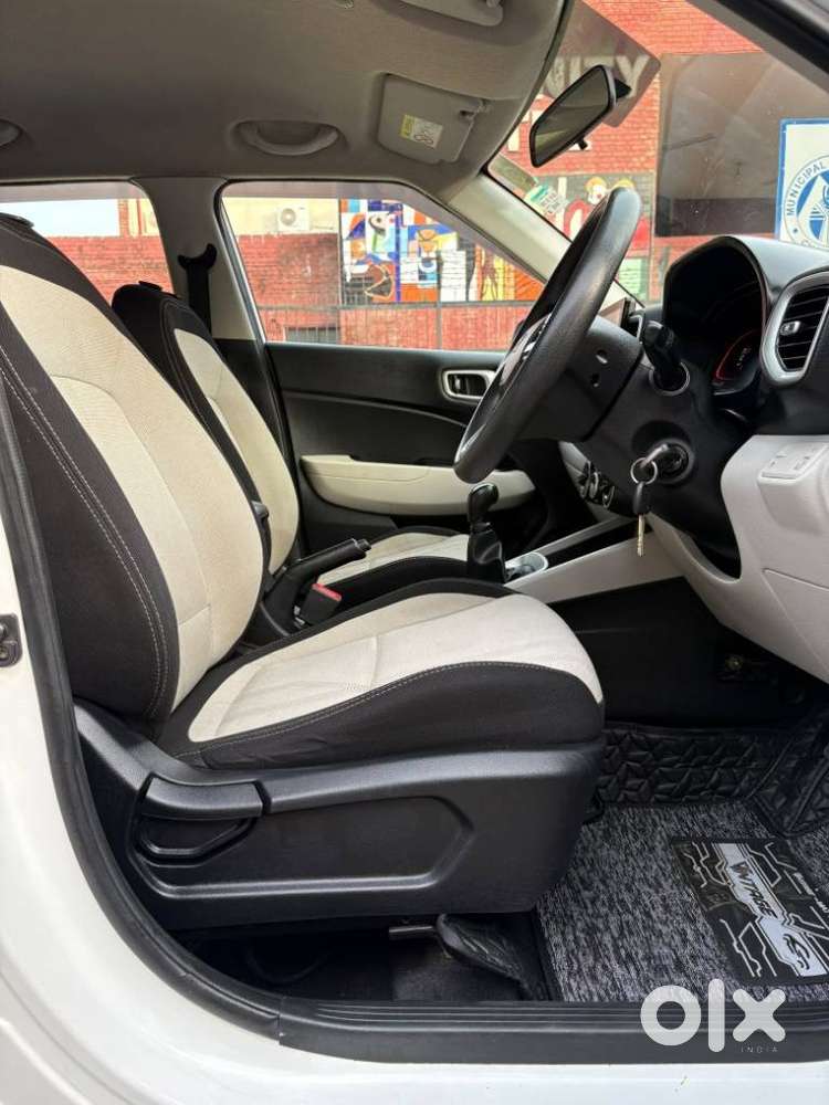 Hyundai Venue S 1.2 Petrol, 2022, Petrol