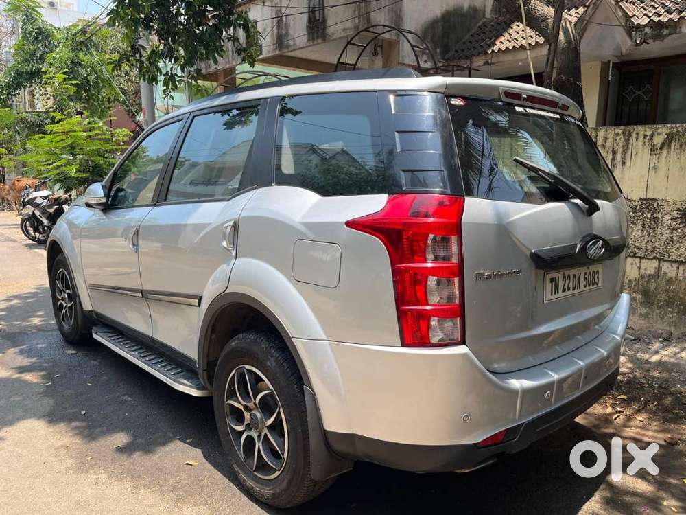 Mahindraxuv500(w6)-8yrs-diesel-manual