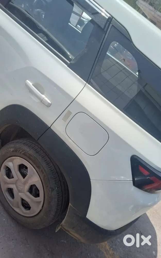 Maruti Brezza Lxi 2025
