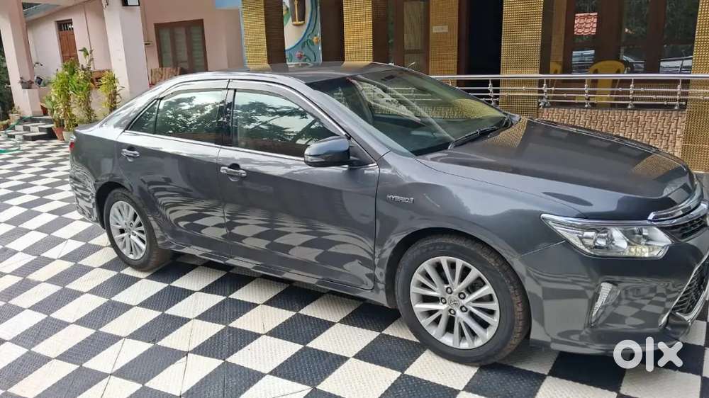 Toyota Camry 2016 Petrol 75000 Km Driven