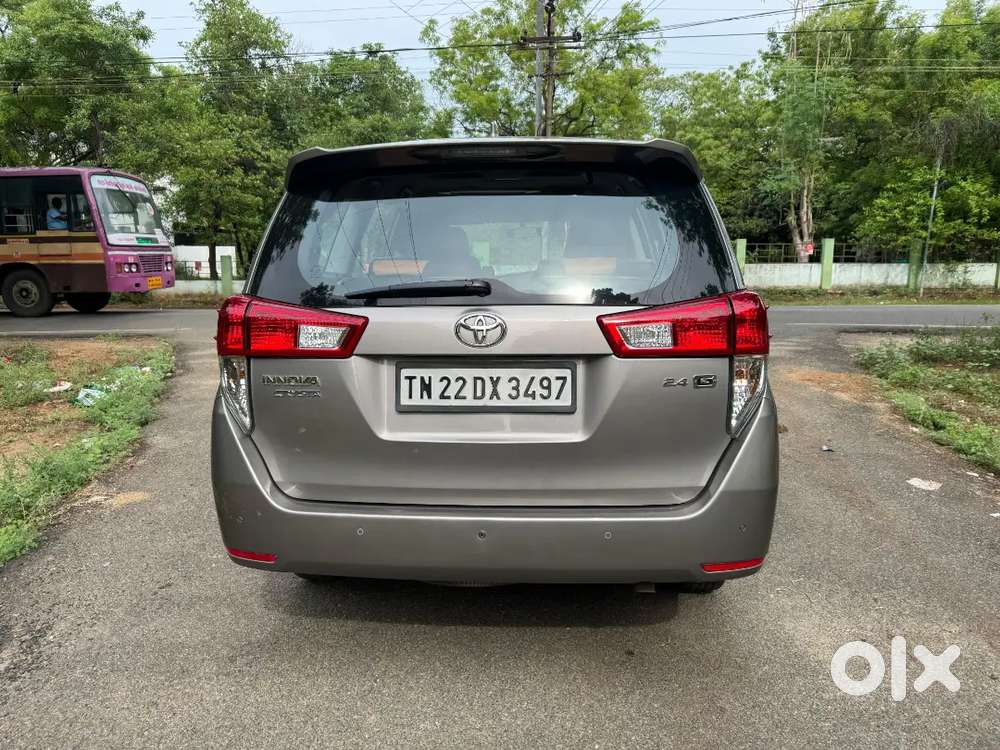 Innova Cyrsta 2.4 G Automatic