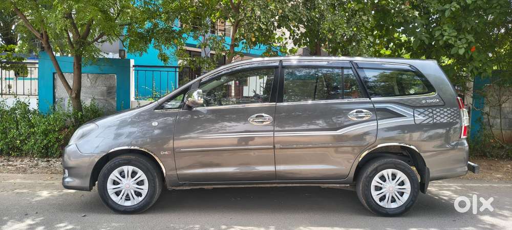 Toyota Innova 2.5 G (diesel) 8 Seater Bs Iv, 2010, Diesel