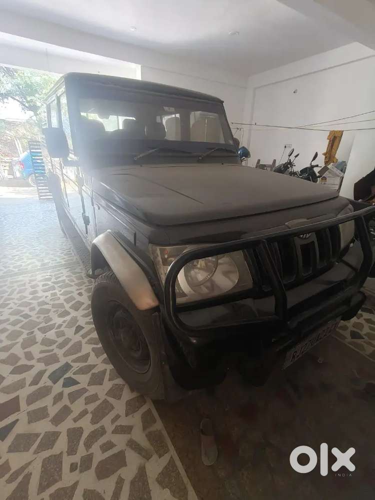 Mahendra Camper Black