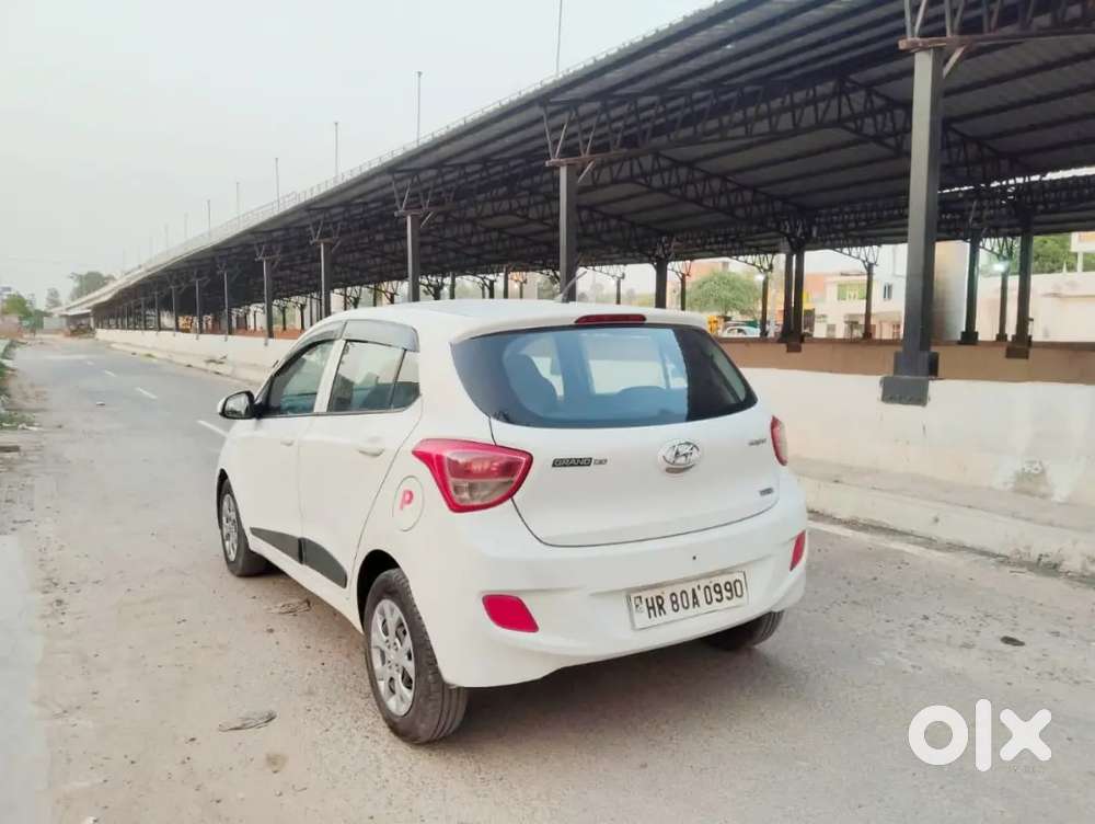 Hyundai Grand I10 2015 Petrol 85000 Km Driven