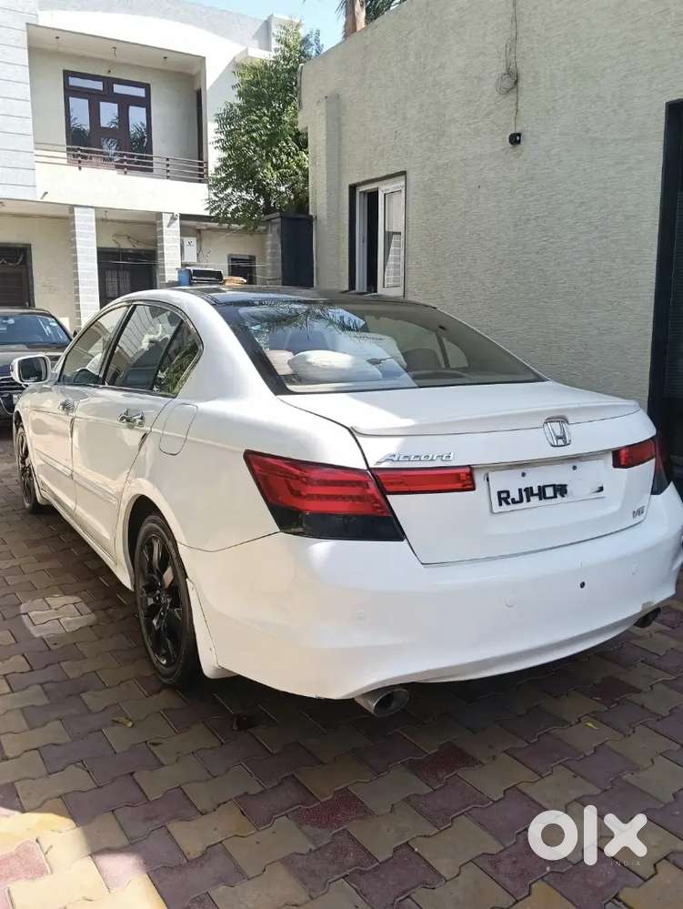 Honda Accord 3.5 V6 Automatic