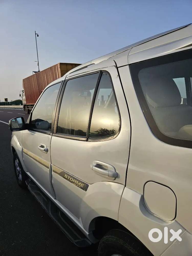 Tata Safari Storme 2014 Diesel Manual Car