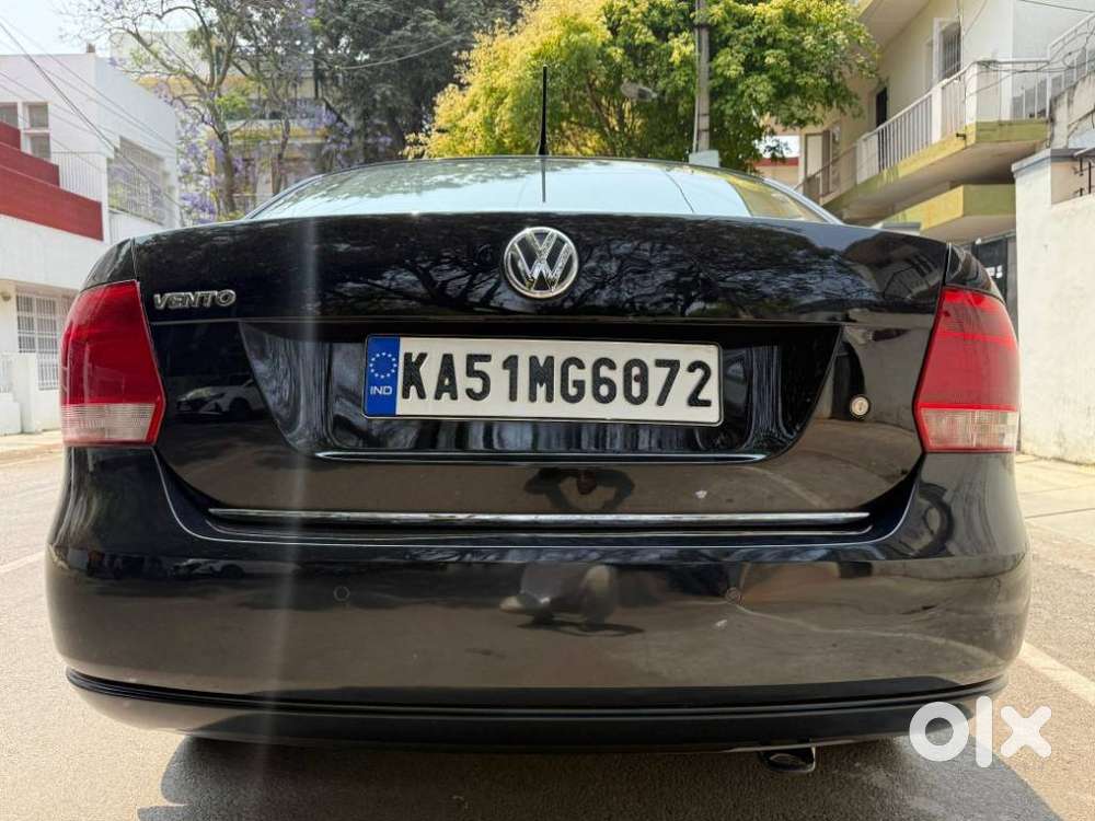 Volkswagen Vento Celeste 1.6 Highline, 2015, Petrol